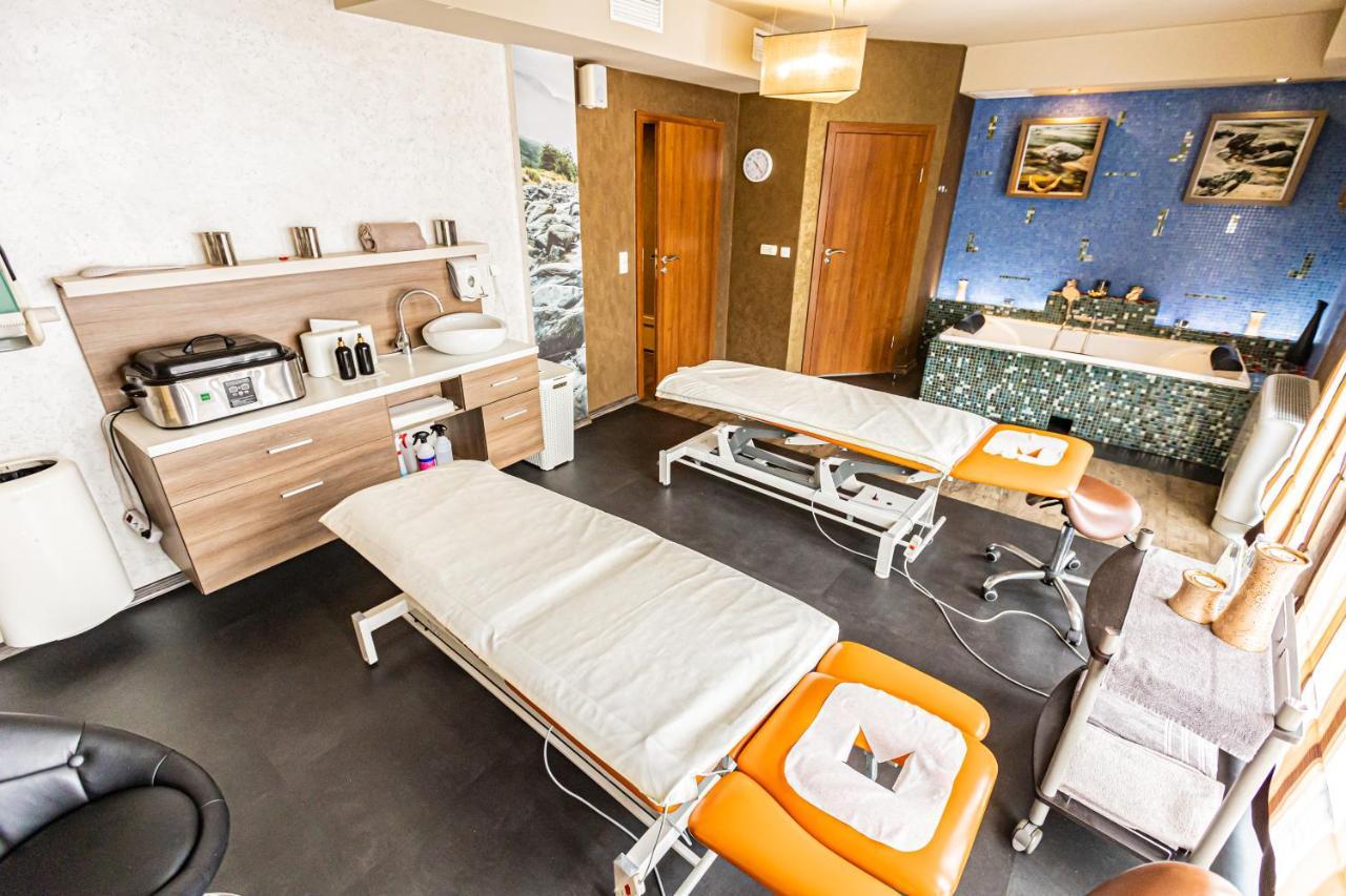 Hotel Olivia Medical Spa Skomielna Czarna Exterior photo